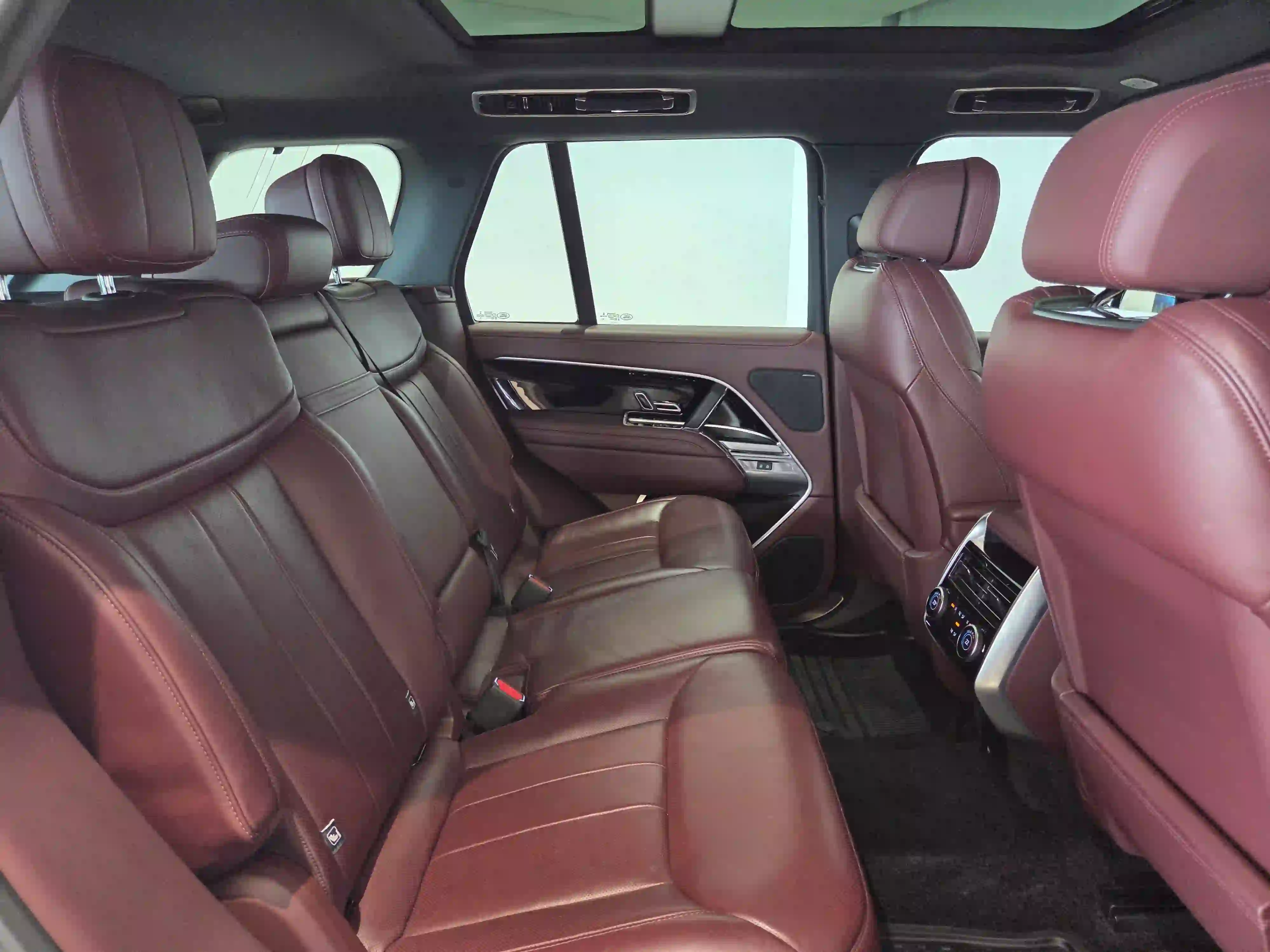 Land Rover Range Rover 3.0i6 HSE 2023 — photo 11 for sale in Qatar