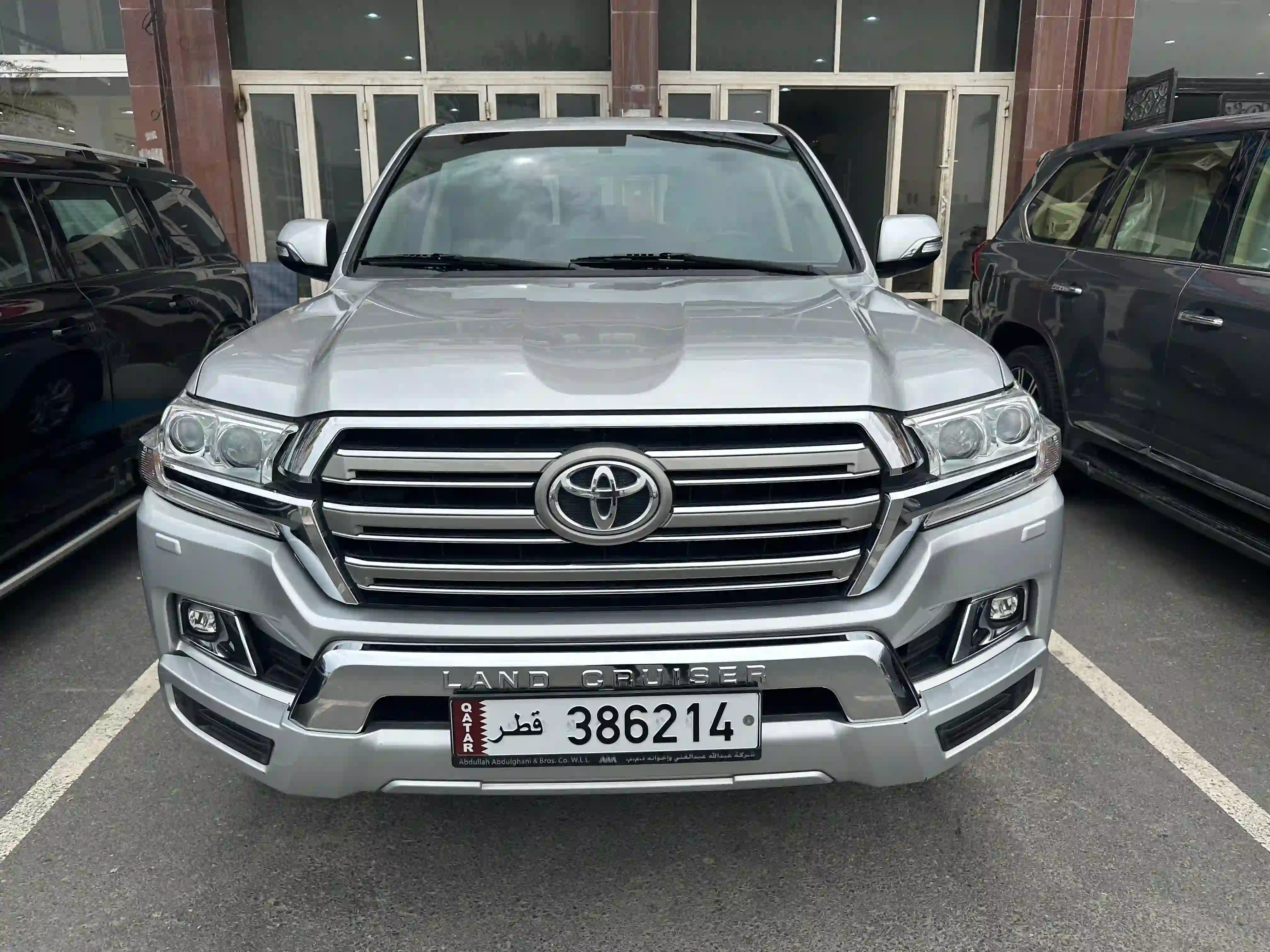 Toyota Land Cruiser GXR v8 2018 - Image 2