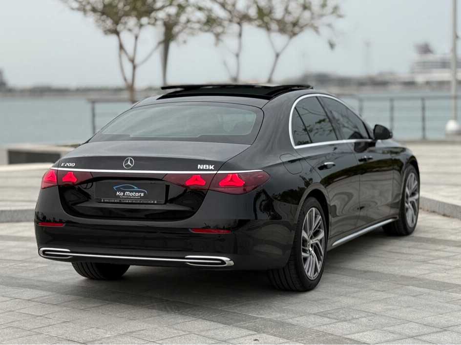 Mercedes-Benz E-Class Sedan 200 2026 - Image 4