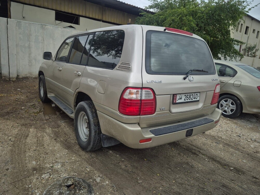 Lexus LX 470 2000 - Image 3