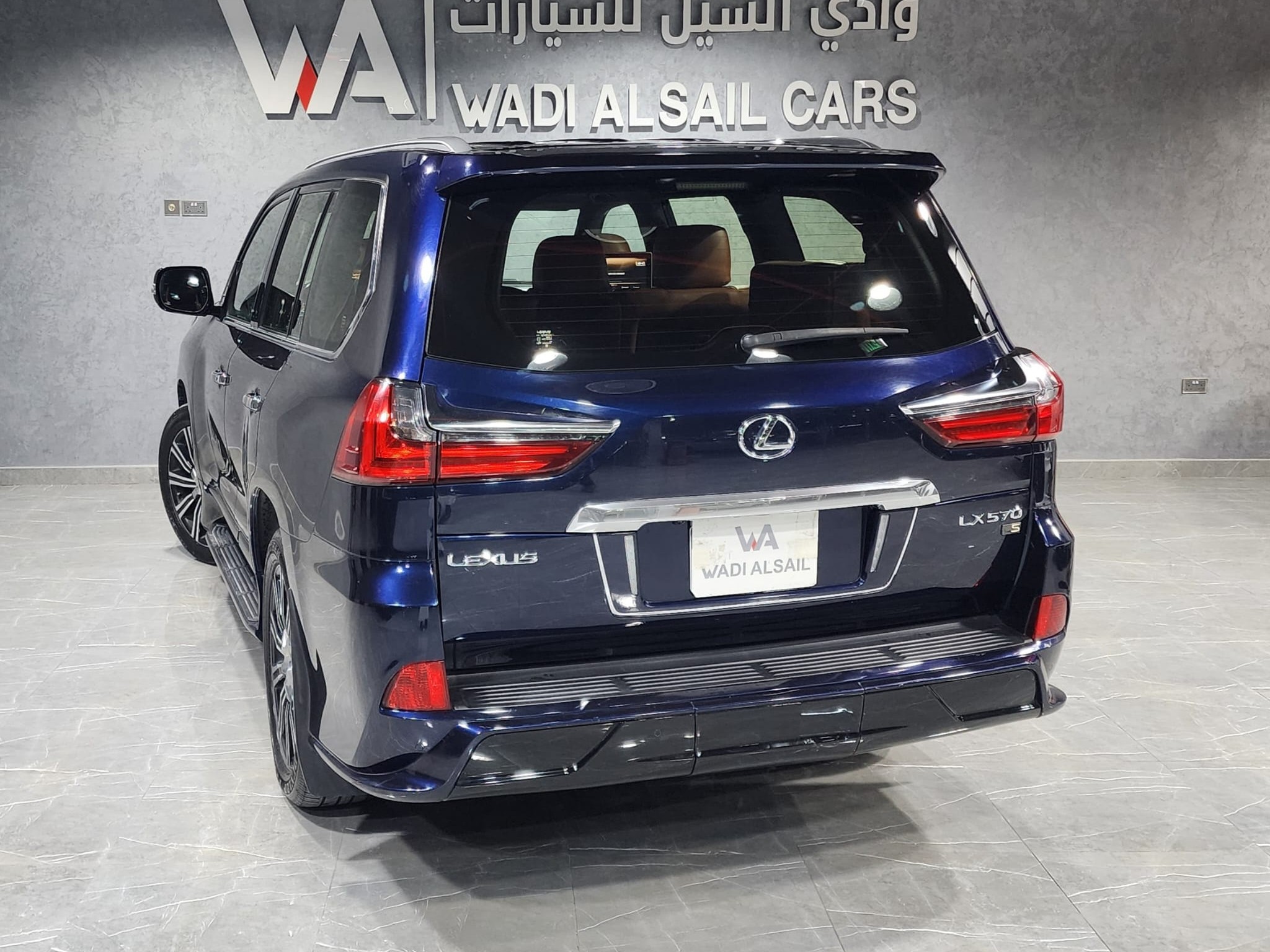 Lexus LX 570 2016 - Image 2