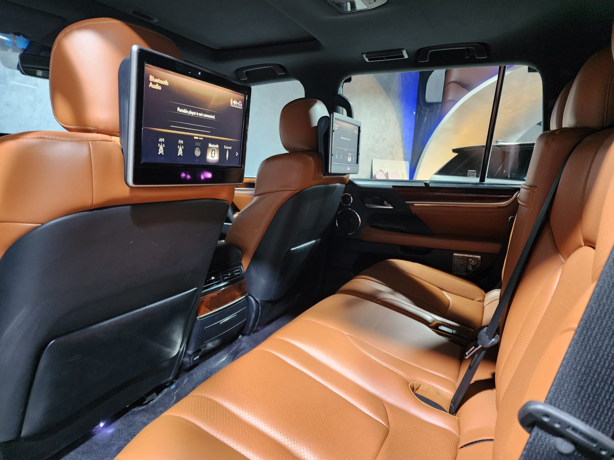 Lexus LX 570 2016 - Image 3