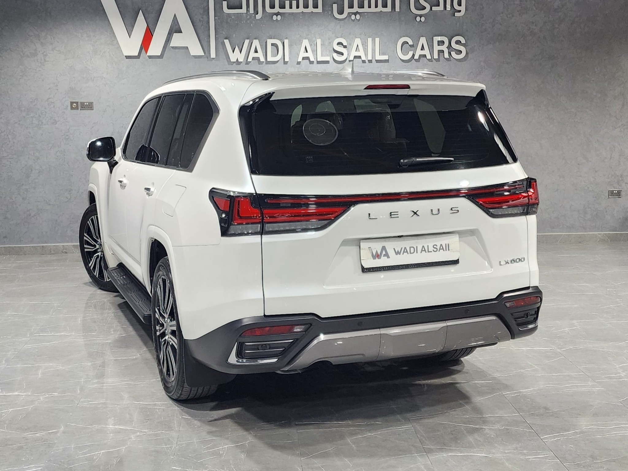 Lexus LX 600 2023 - Image 2