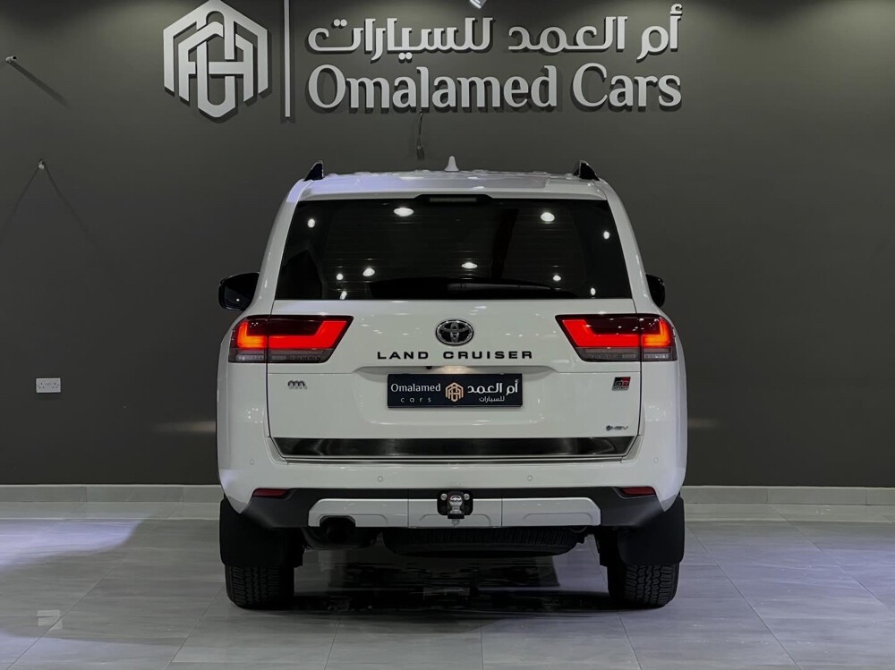 Toyota Land Cruiser G/R HEV 2026 - Image 4
