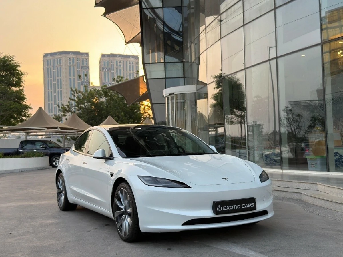 Tesla Model 3  Long Range 2025