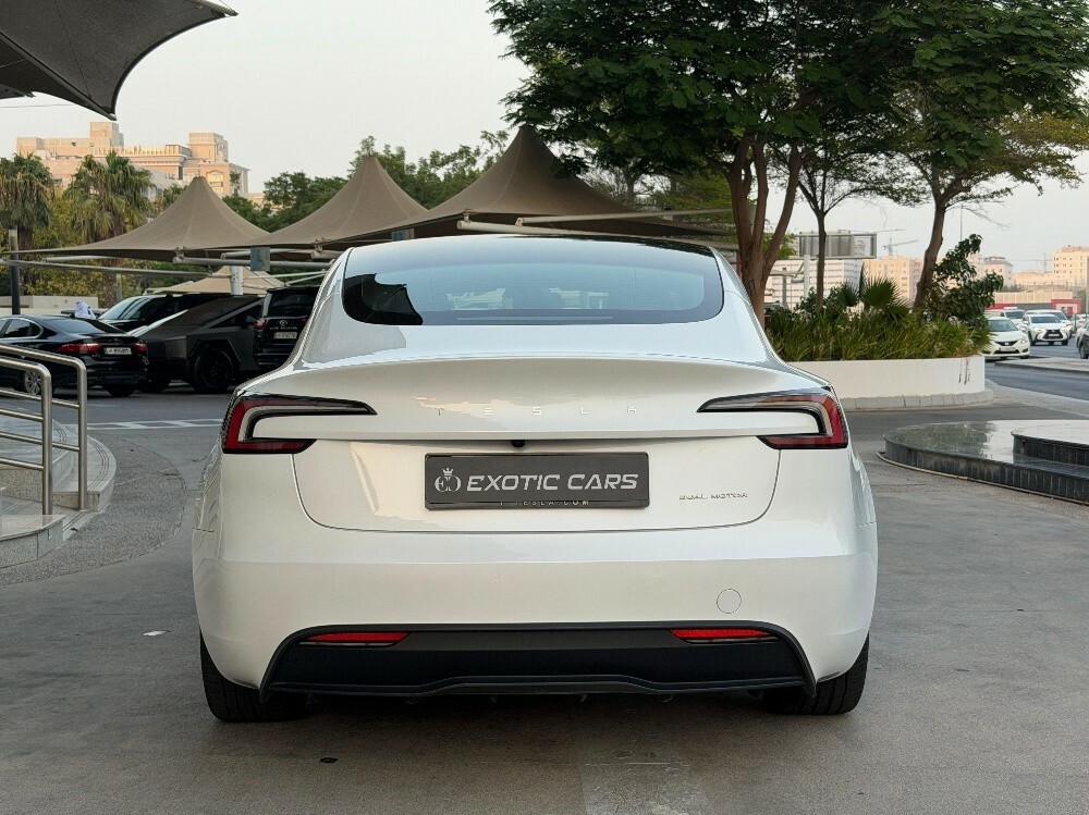 Tesla Model 3  Long Range 2025 - Image 4