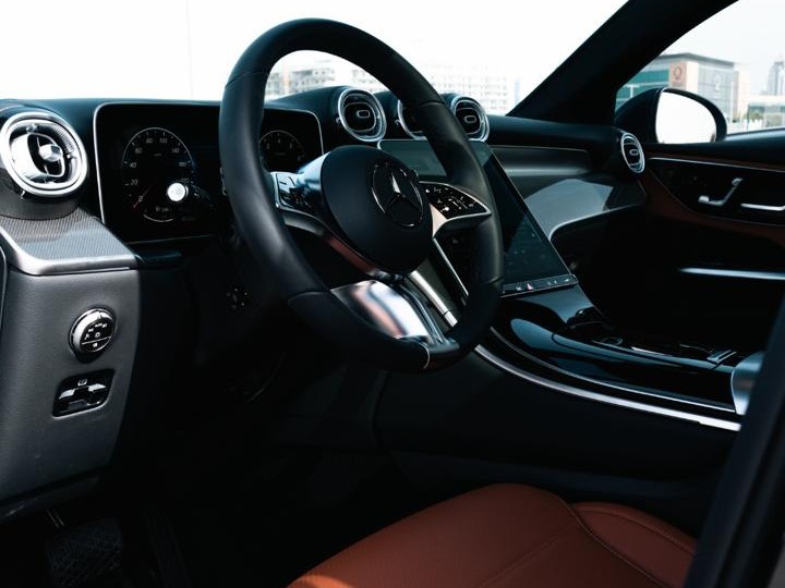 Mercedes-Benz GLC  200 2025 - Image 3