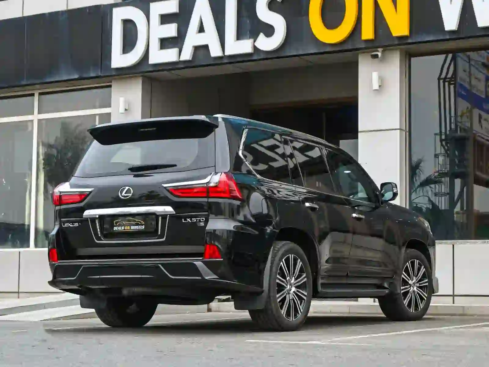 Lexus LX 570 S 2020 - Image 3