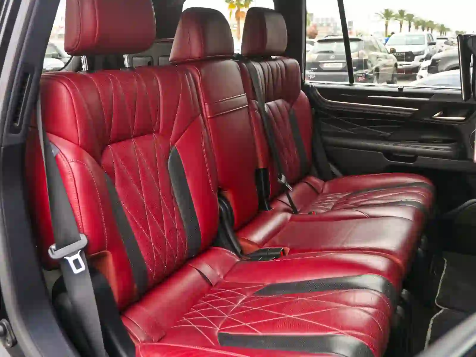 Lexus LX 570 S 2020 - Image 4