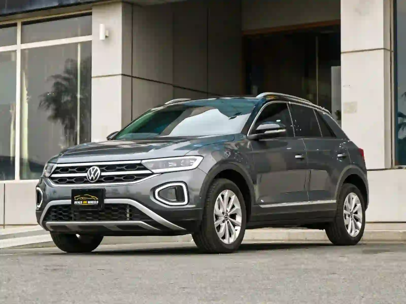 Volkswagen T-Roc 2025 - Image 4