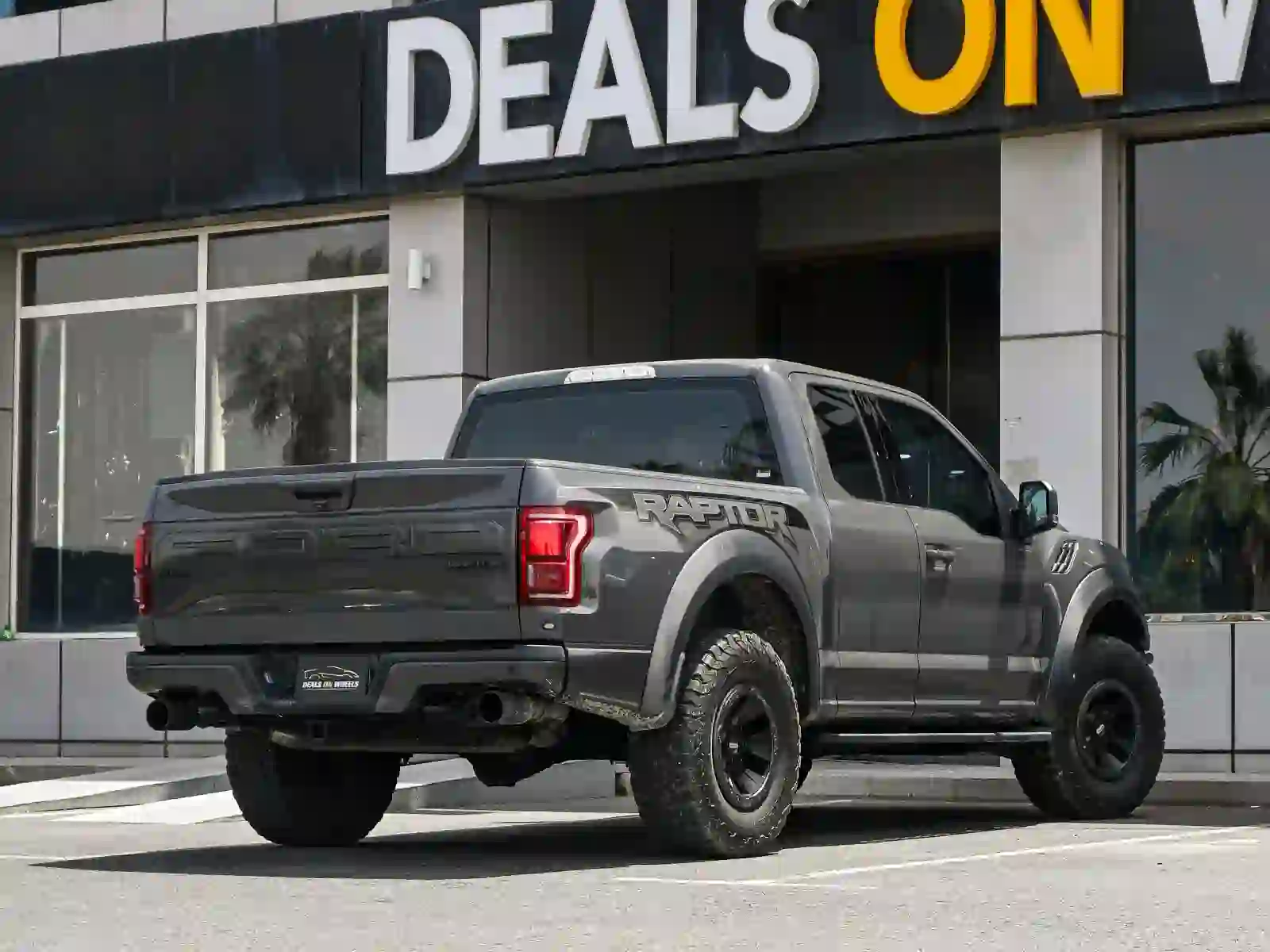 Ford Raptor f 150 2018 - Image 2