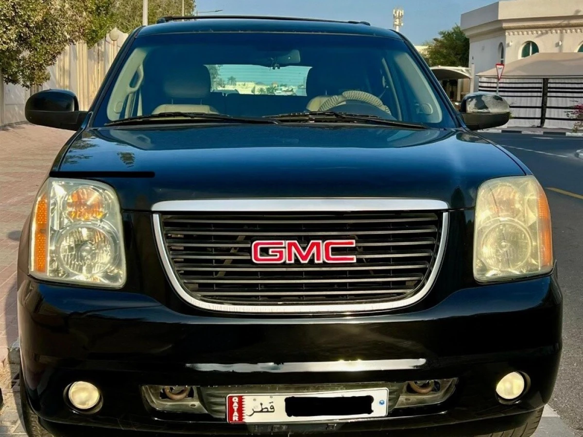 GMC Suburban. LT 2011