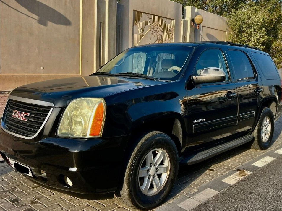 GMC Suburban. LT 2011 - Image 2