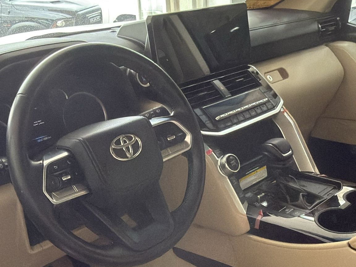 Toyota Land Cruiser GX.R 2022 - Image 4