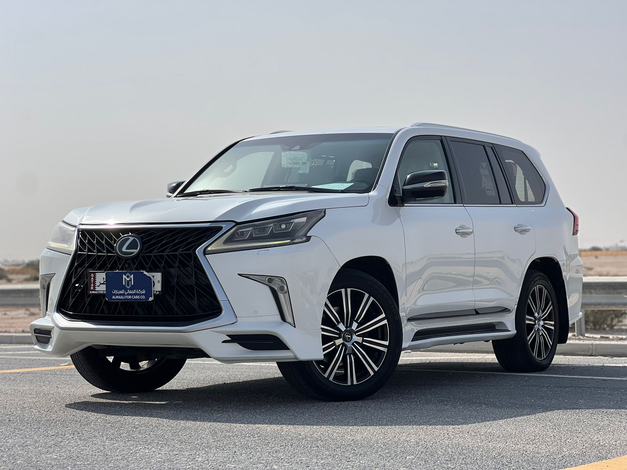Lexus LX 570 S 2016 - Image 1