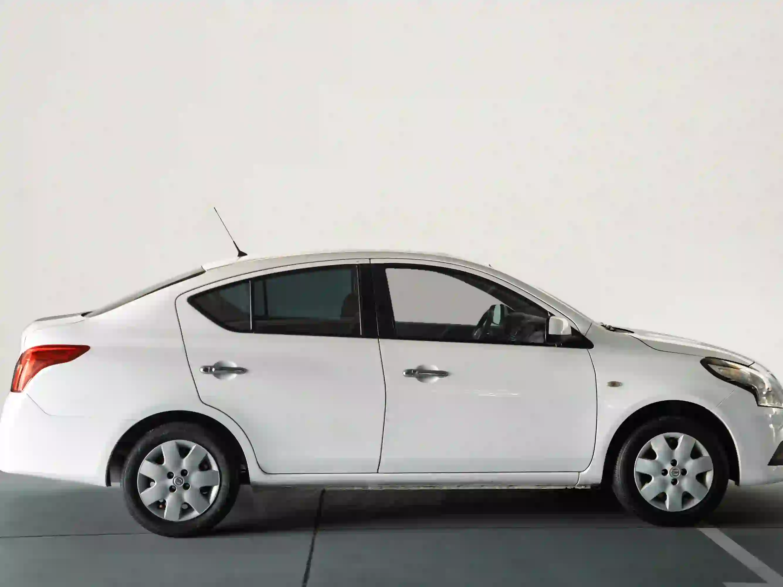Nissan Sunny 2023 - Image 2