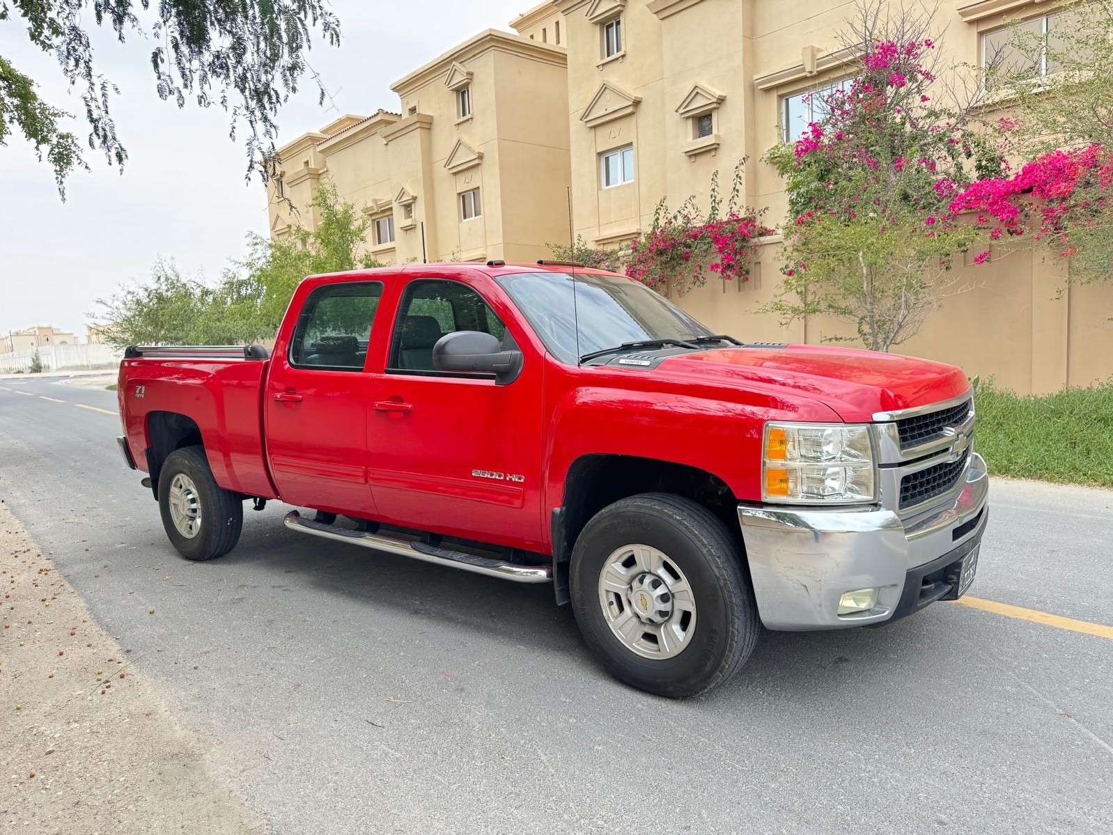 Chevrolet Silverado LTZ 2010 - Image 3