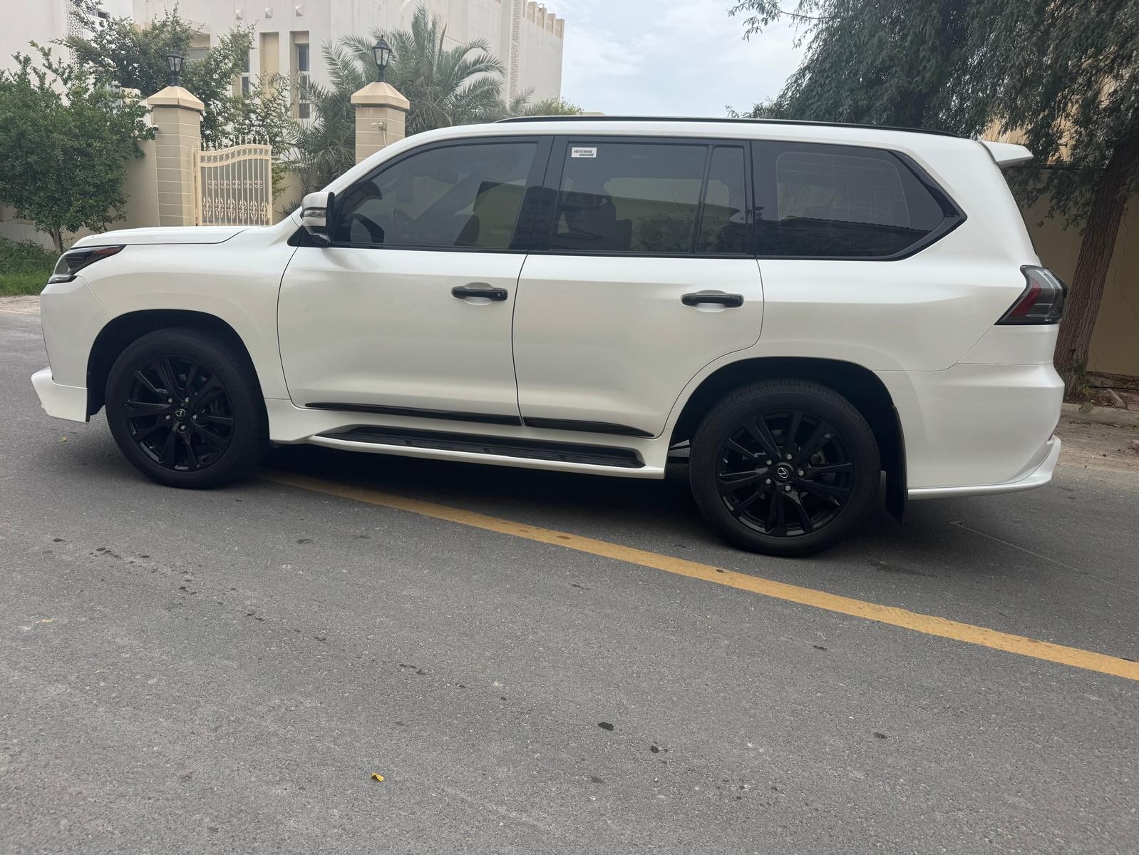 Lexus LX 570 S 2019 - Image 4
