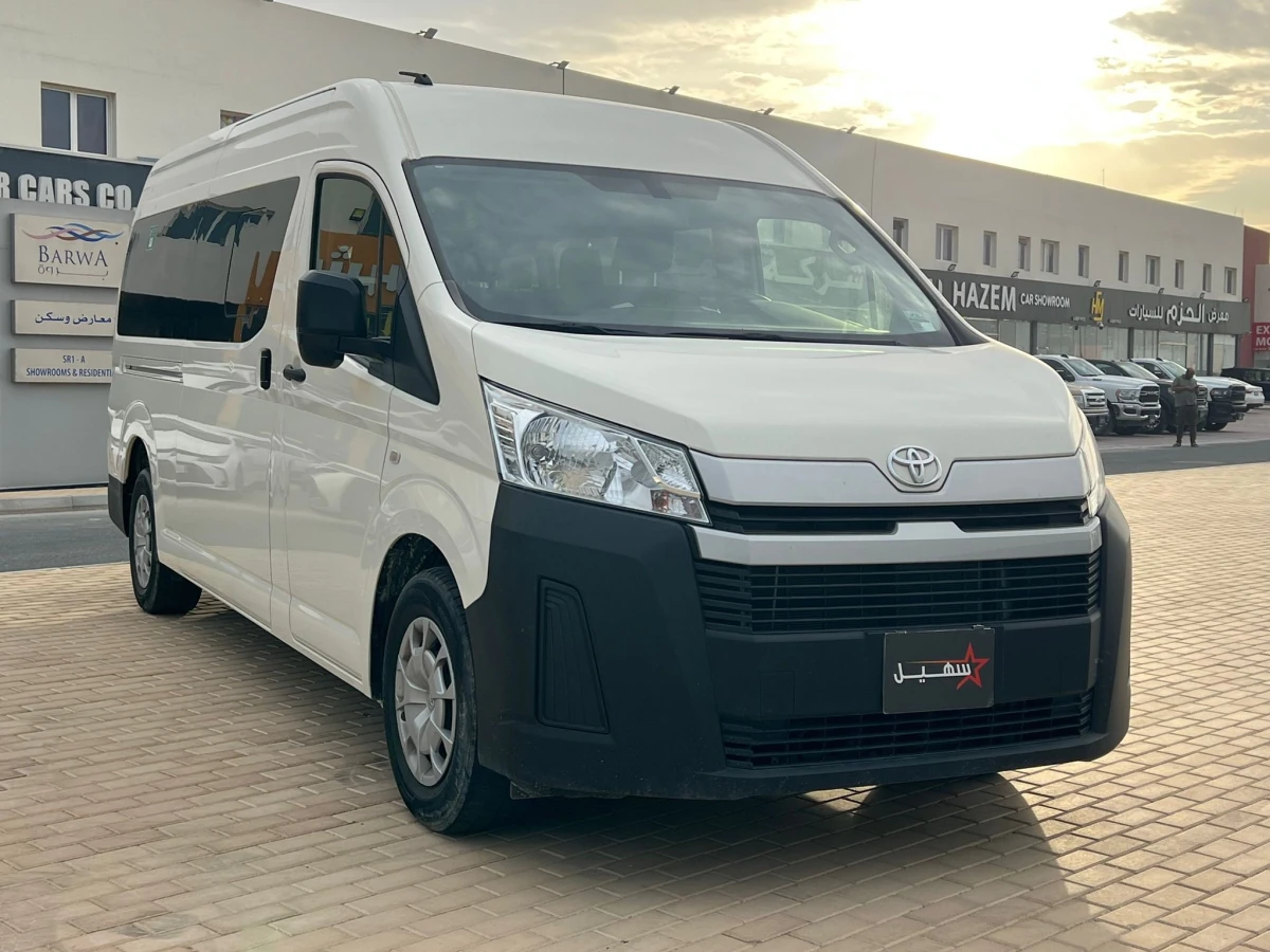 Toyota Hi-Ace 2023