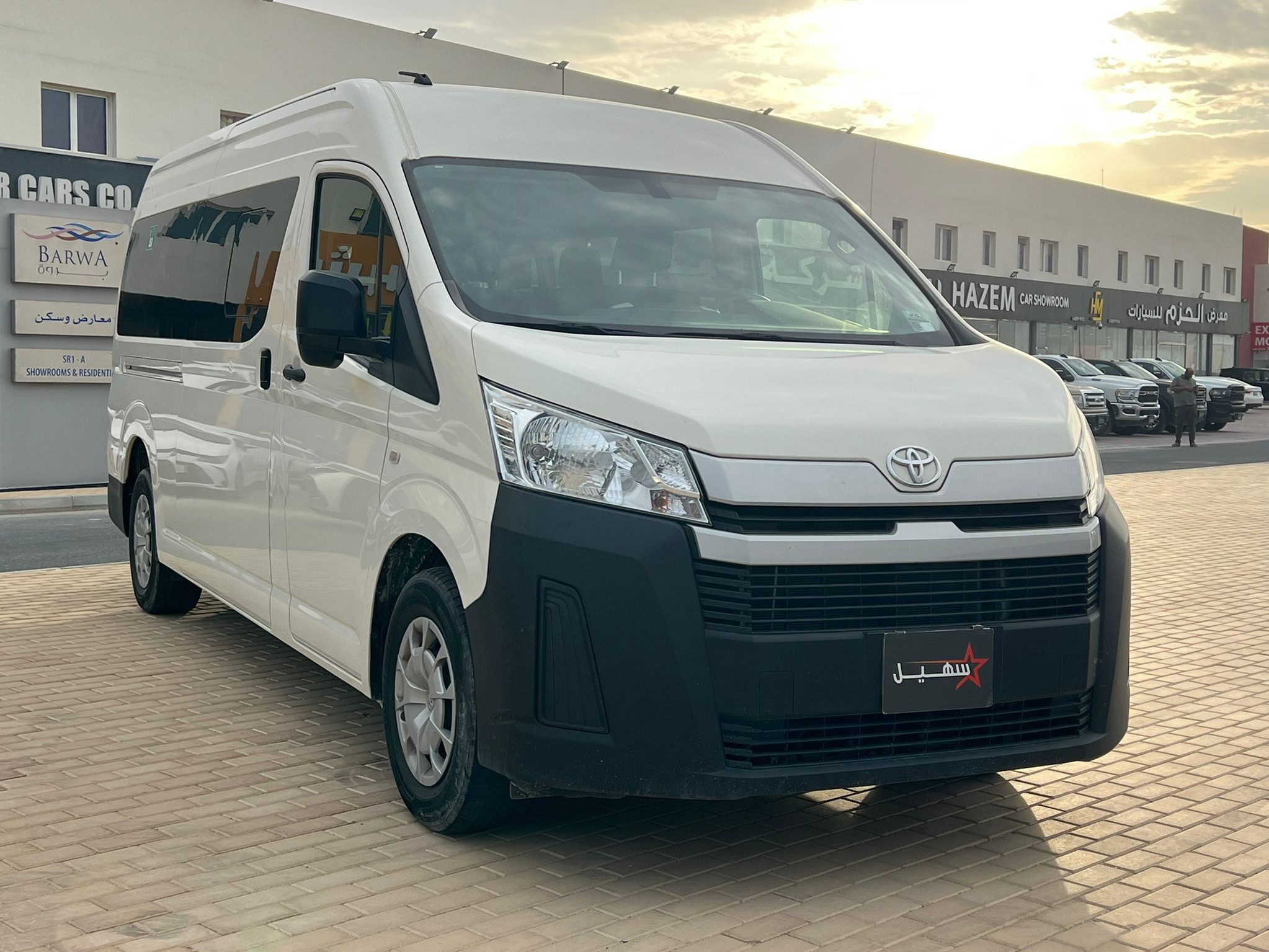 Toyota Hi-Ace 2023