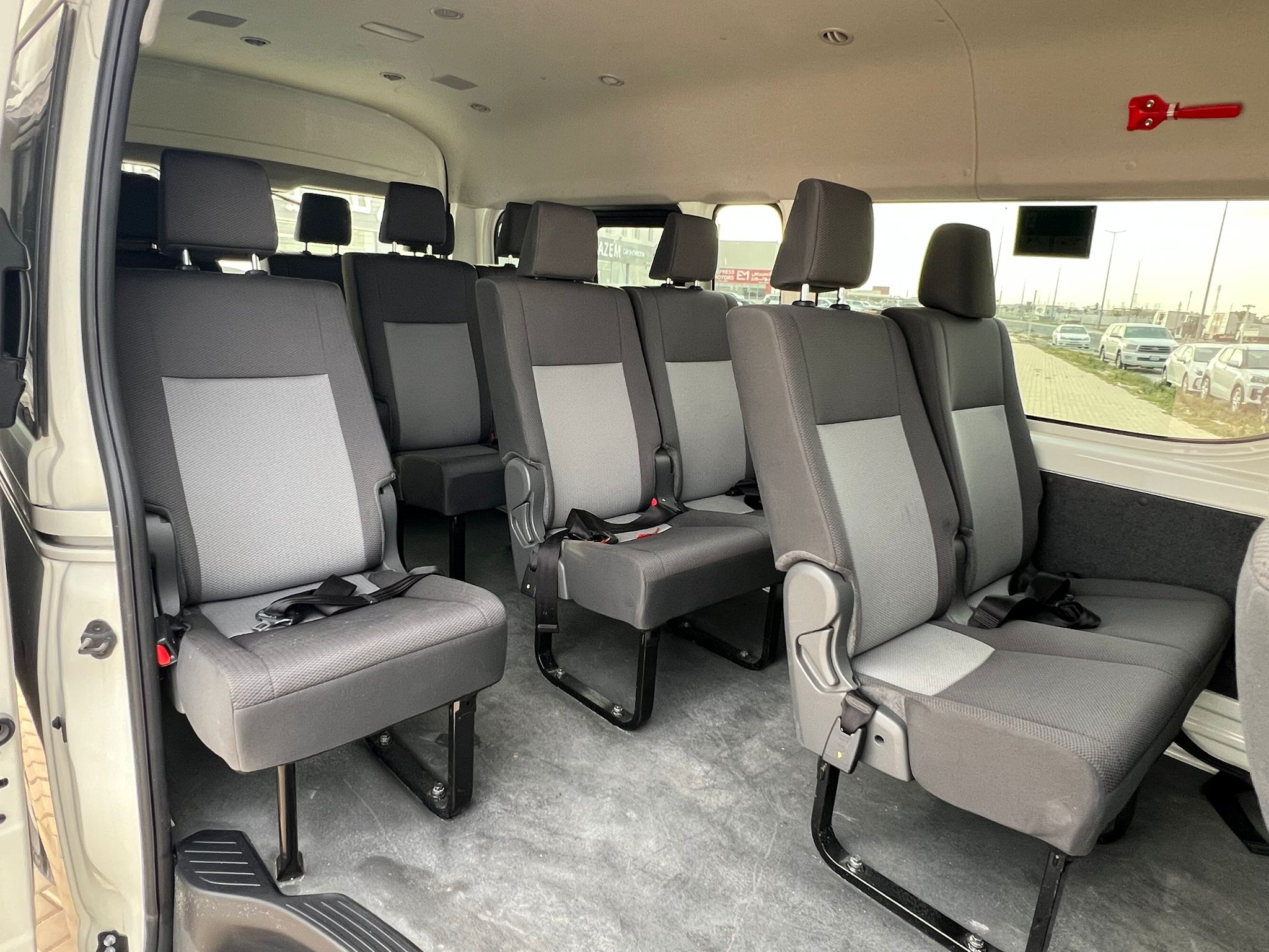 Toyota Hi-Ace 2023 - Image 4