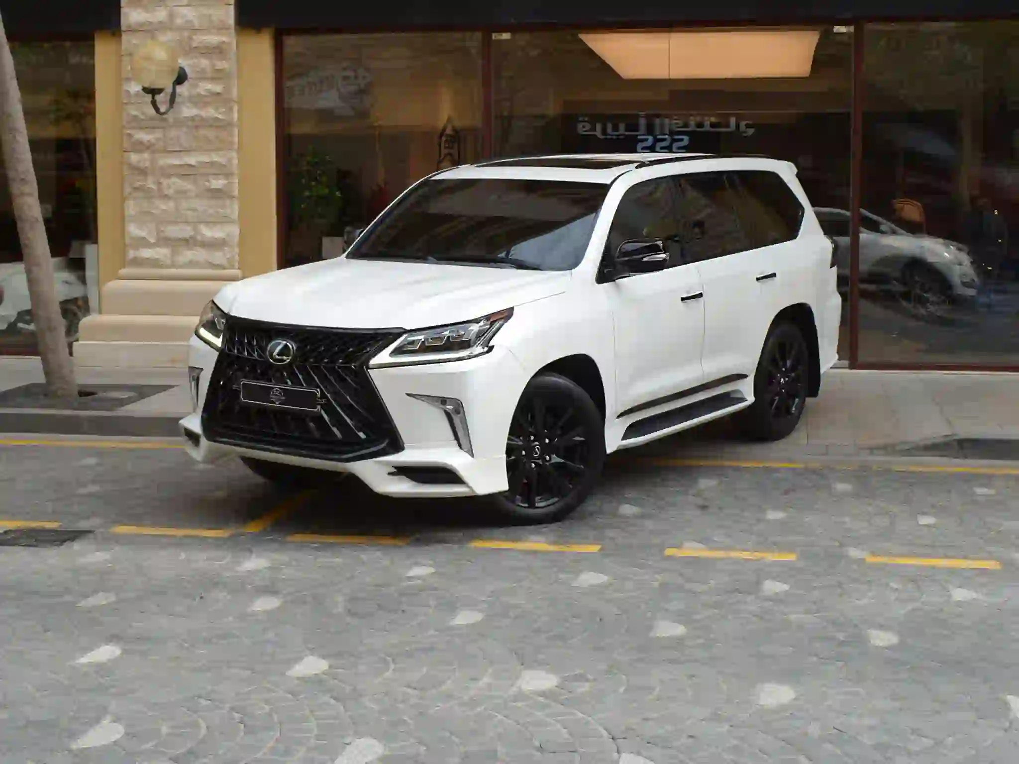 Lexus LX 570 S Black Edition 2016