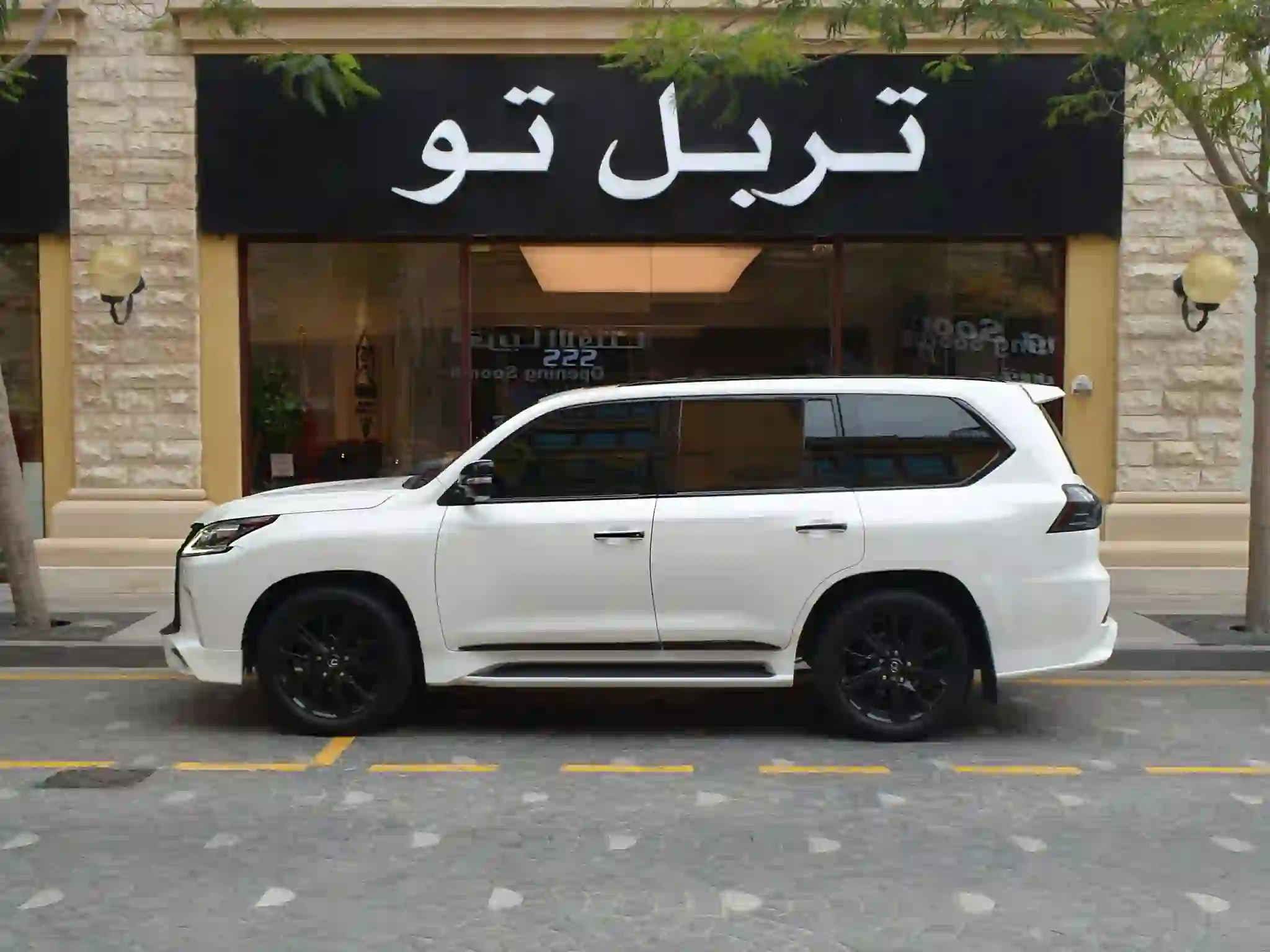 Lexus LX 570 S Black Edition 2016 - Image 3
