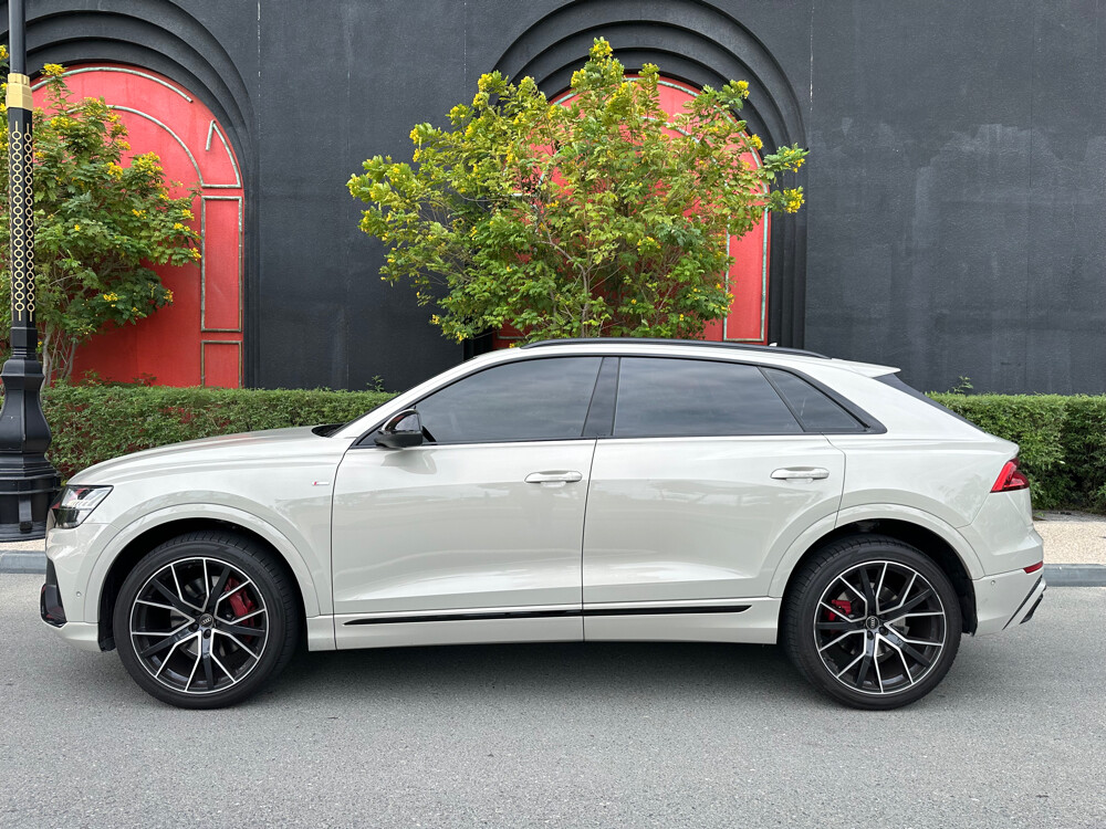 Audi Q8 S Line 2022 - Image 3
