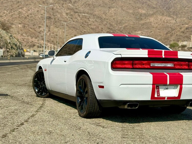 Dodge Challenger SRT-8 2014 - Image 2
