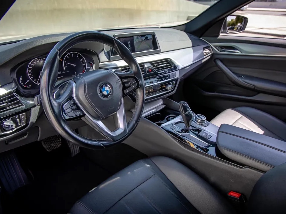 BMW 5-Series 530 i 2017 - Image 4