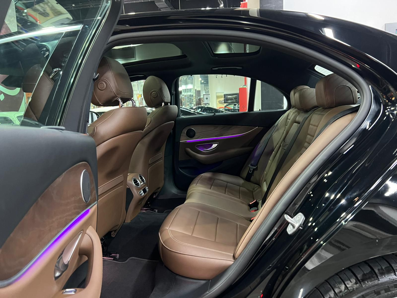 Mercedes-Benz E-Class Sedan 400 2017 - Image 2