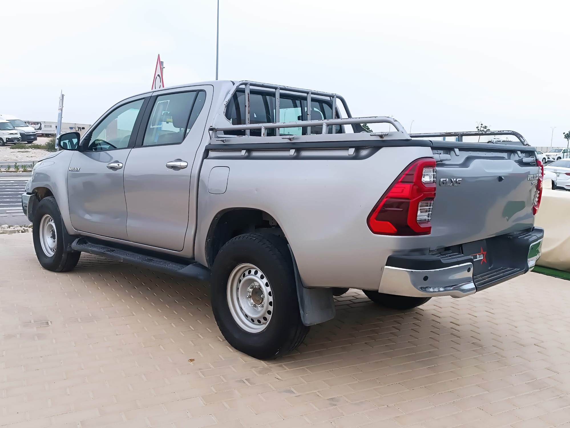Toyota Hilux SR5 2021 - Image 4