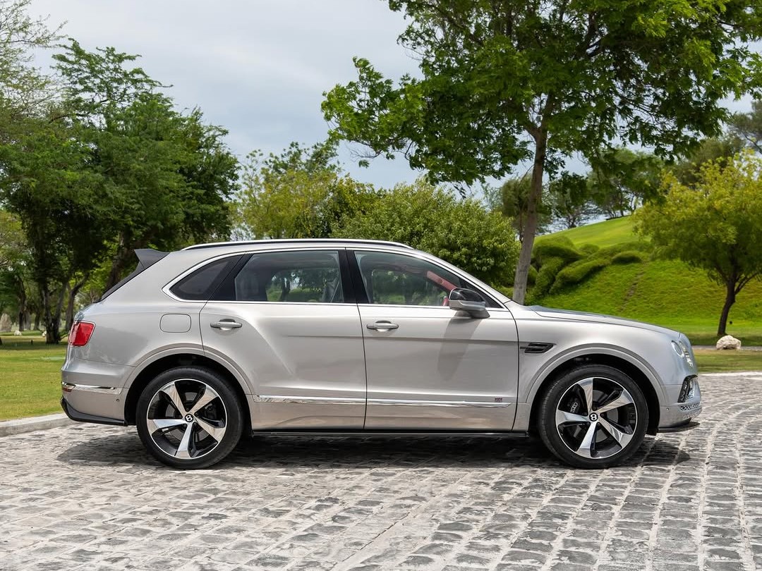 Bentley Bentayga 2017 - Image 2