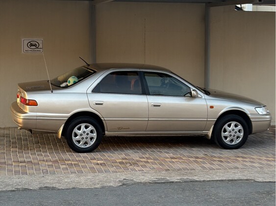 Toyota Camry GL 2000 - Image 3