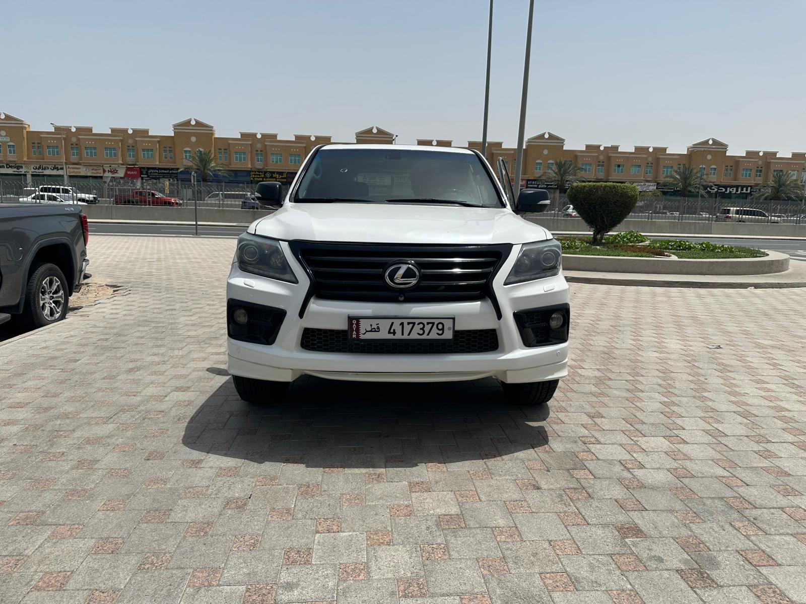Lexus LX 570 2011 - Image 1