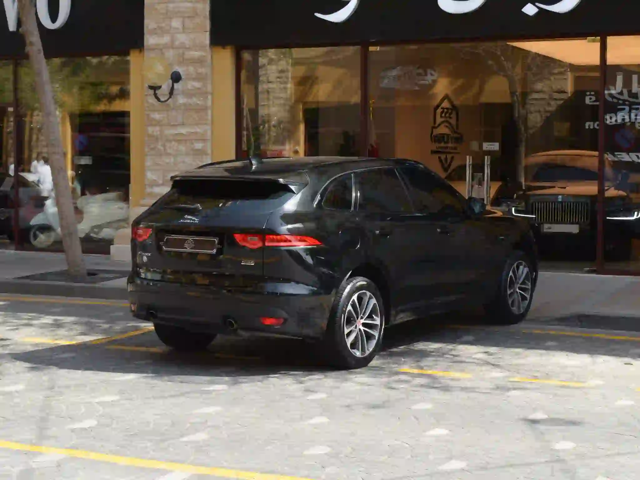 Jaguar F-PACE 2020 - Image 4
