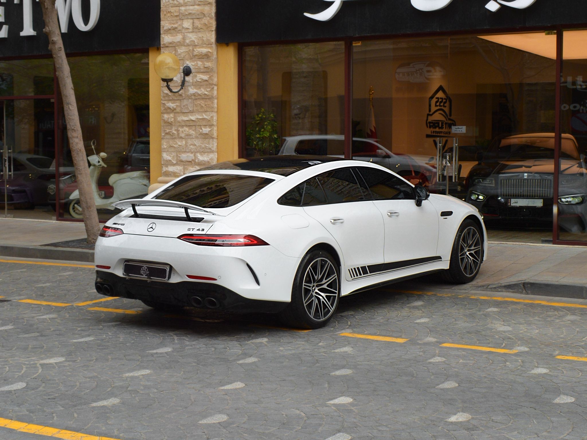 Mercedes-Benz GT 43 AMG 2024 - Image 4
