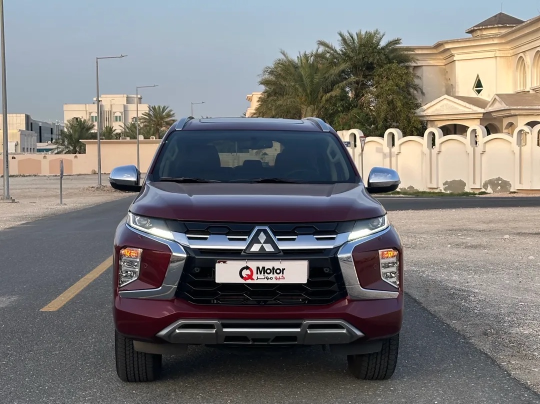 Mitsubishi montero  sport 2024 - Image 2