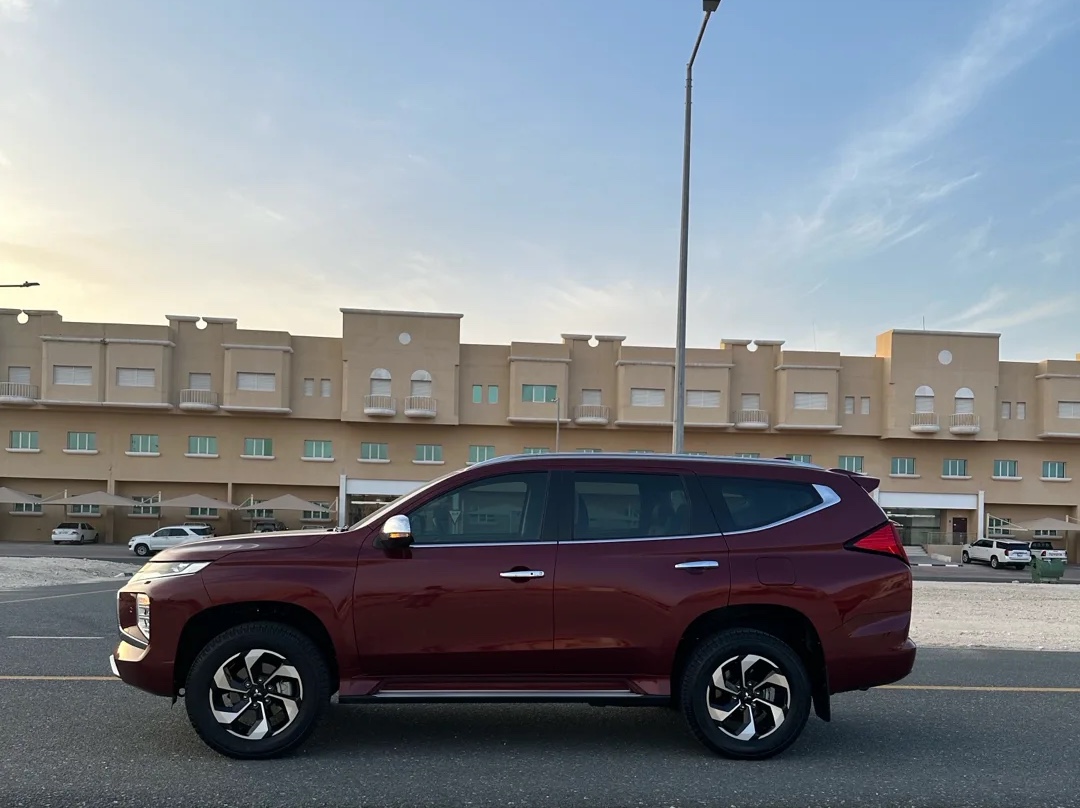 Mitsubishi montero  sport 2024 - Image 4