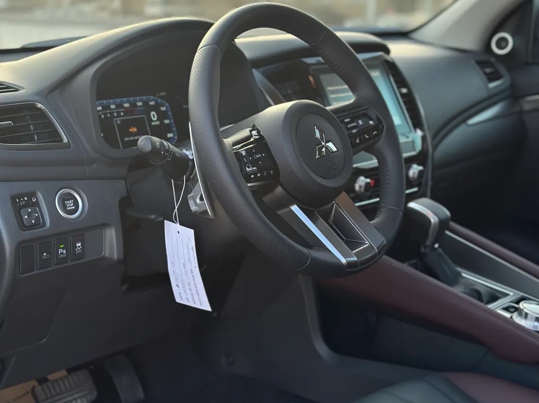 Mitsubishi montero sport 2024 — photo 10 for sale in Qatar