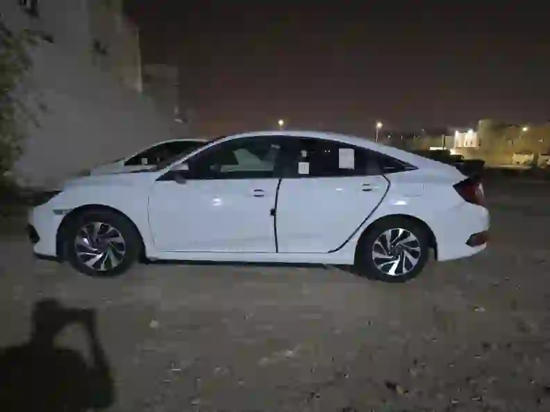 Honda Civic 2017 - Image 3