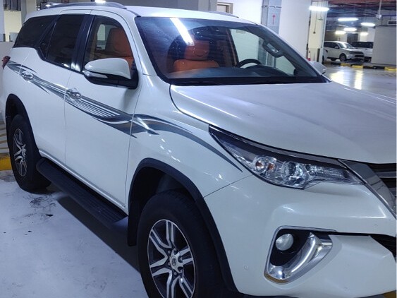 Toyota Fortuner 2017 - Image 2
