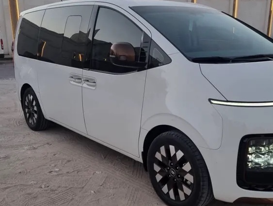 Hyundai STARIA 2024 - Image 3