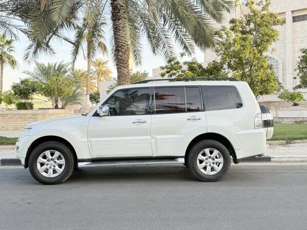 Mitsubishi Pajero 3.5 2020 - Image 4