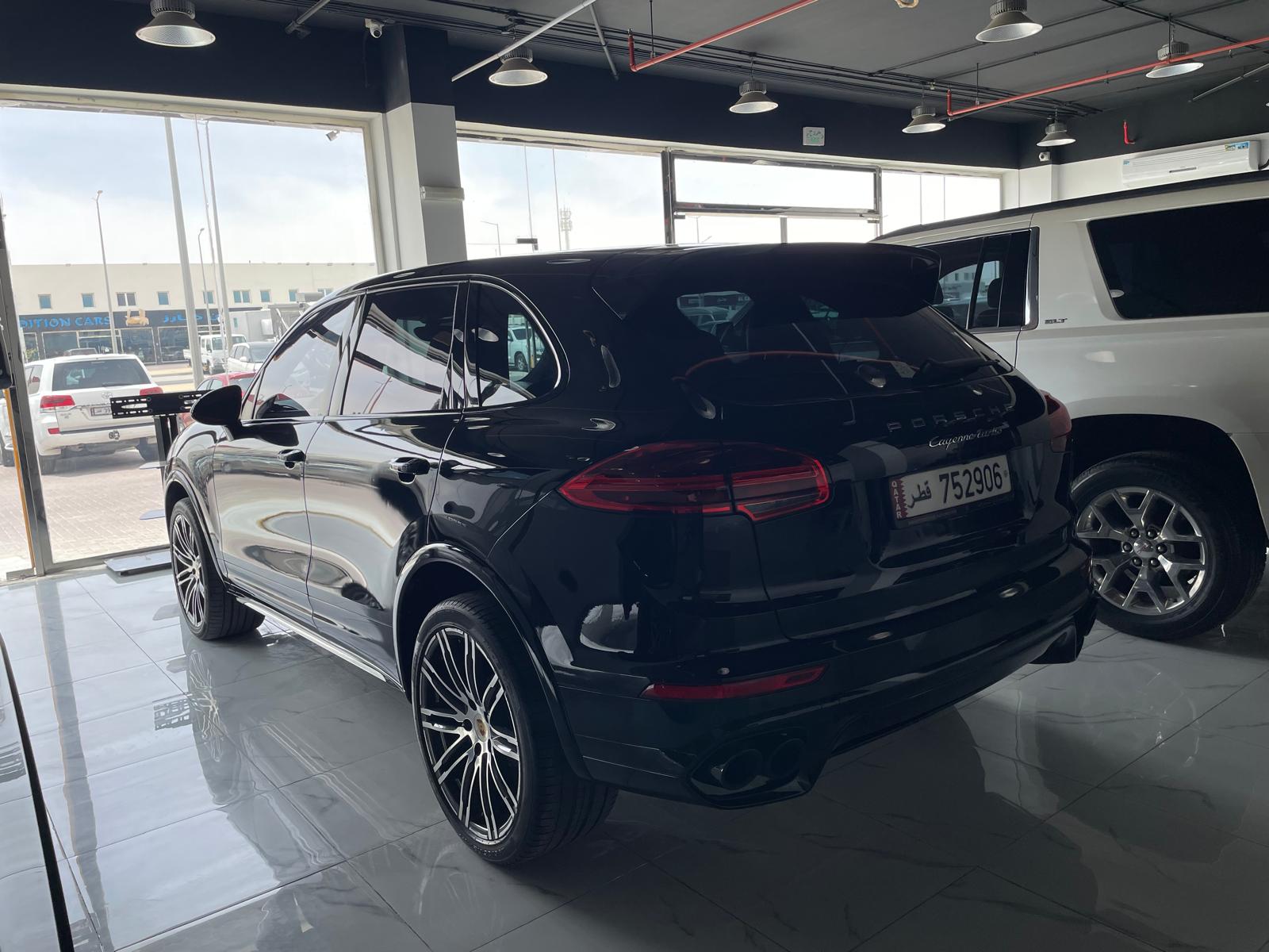 Porsche Cayenne S  2016 - Image 2