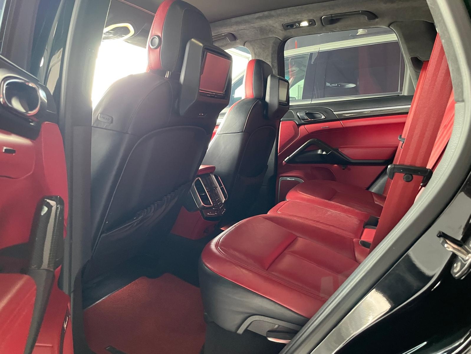 Porsche Cayenne S  2016 - Image 3