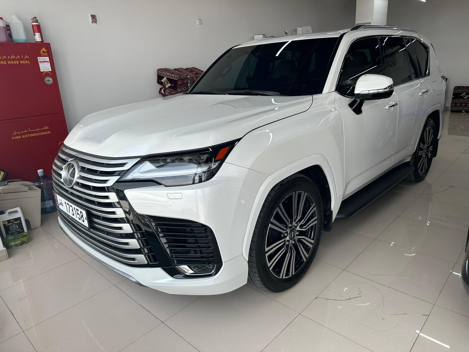 Lexus LX 600 Luxury  2024 - Image 1