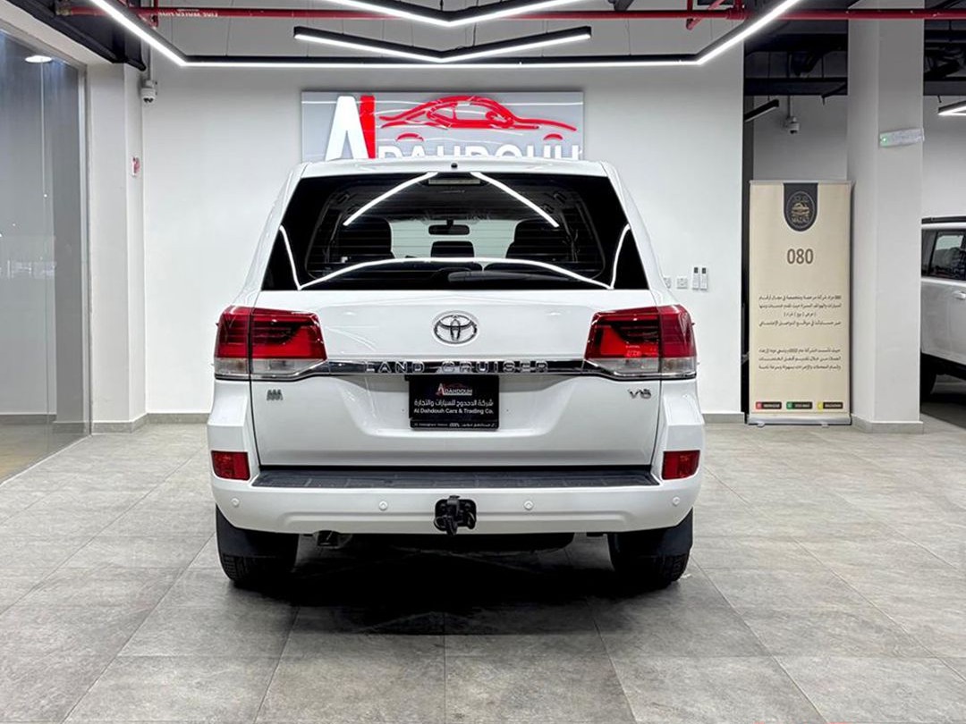 Toyota Land Cruiser GX 2017 - Image 2