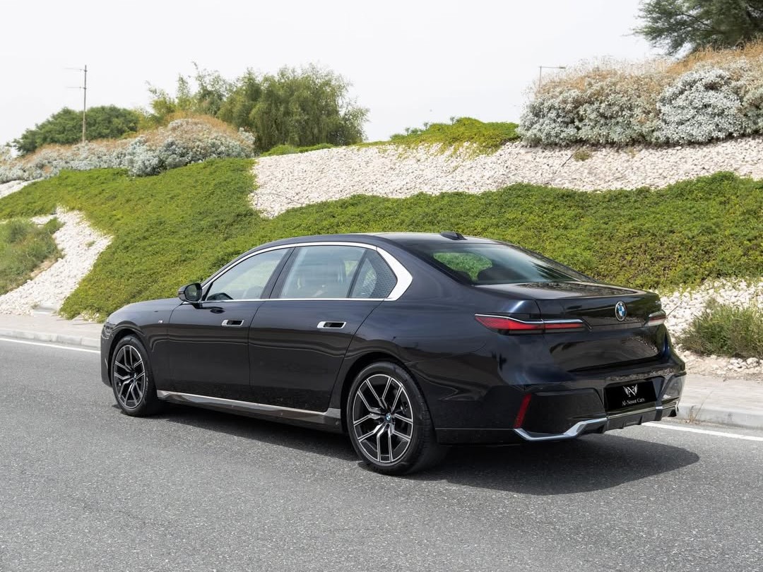 BMW 7-Series 740i M-KIT 2023 - Image 2