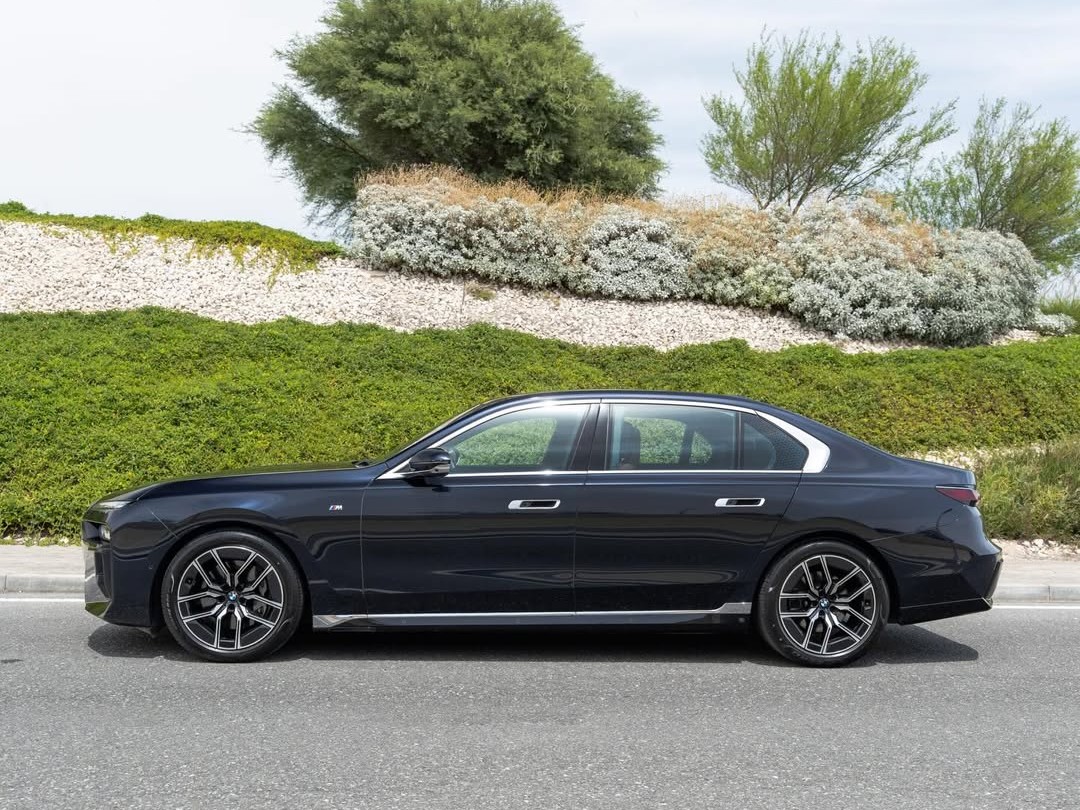 BMW 7-Series 740i M-KIT 2023 - Image 3